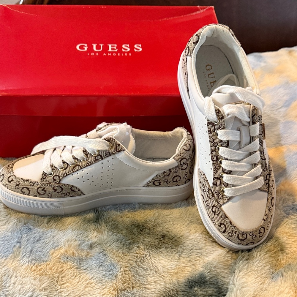 Guess Women's White and Patterned Sneakers NWT